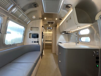 2024 Airstream 27FBQ Base