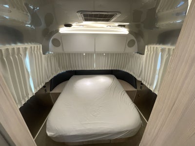 2024 Airstream 27FBQ Base