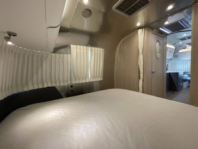 2024 Airstream 27FBQ Base