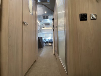 2024 Airstream 27FBQ Base