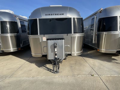 2024 Airstream 27FBQ Base