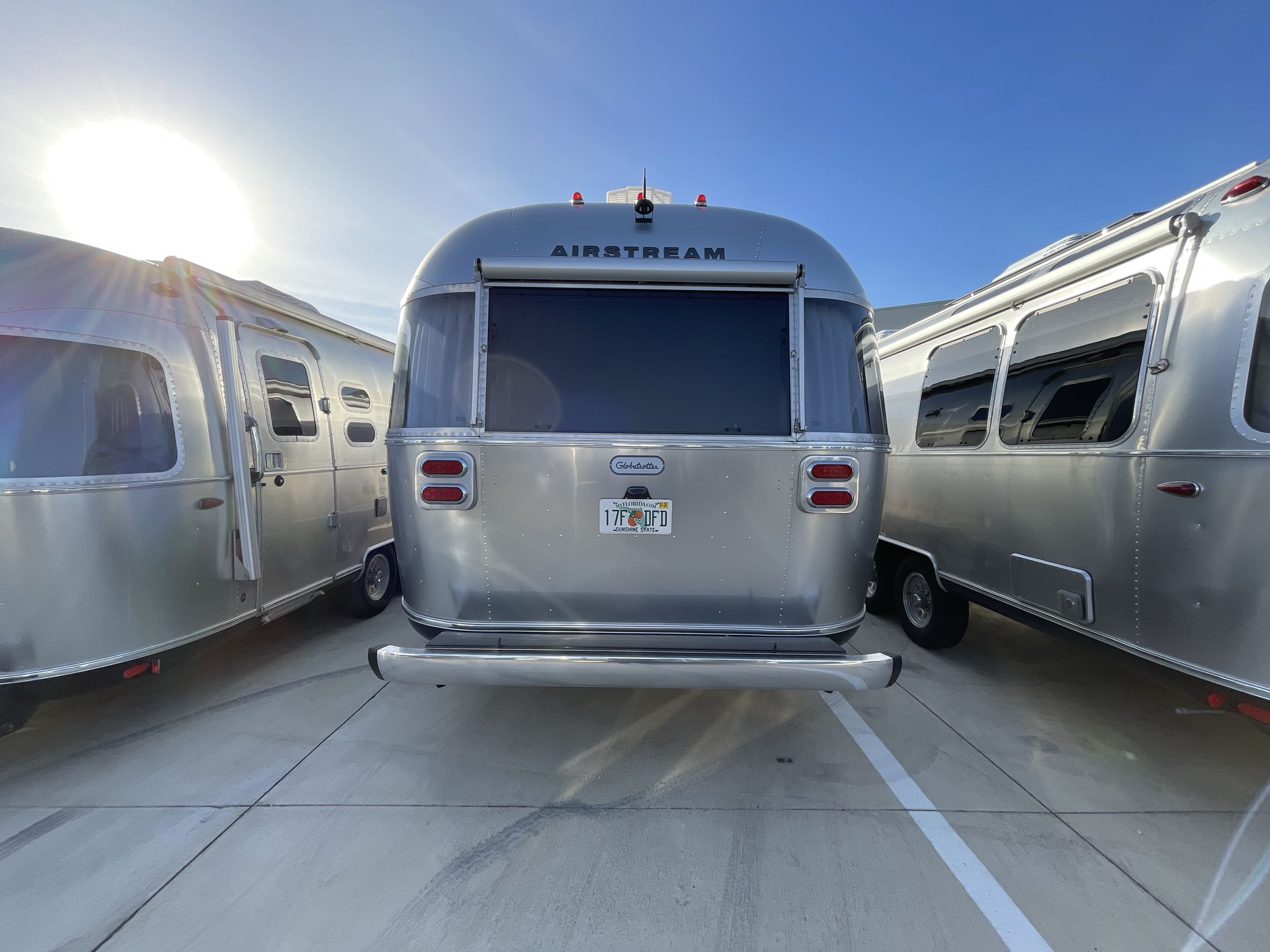 2024 Airstream 27FBQ Base
