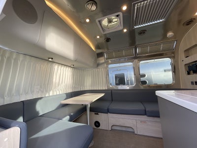 2024 Airstream 27FBQ Base