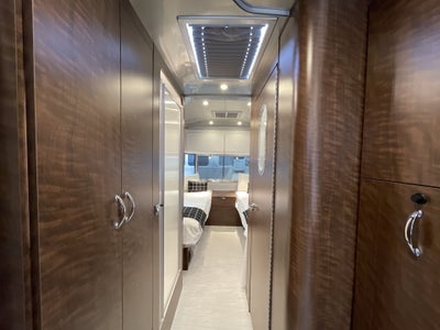 2026 Airstream 27FBT Base
