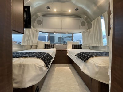 2026 Airstream 27FBT Base