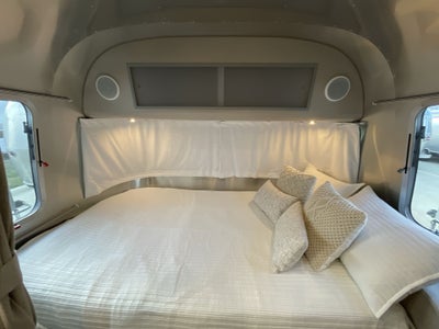 2026 Airstream 22FB Base