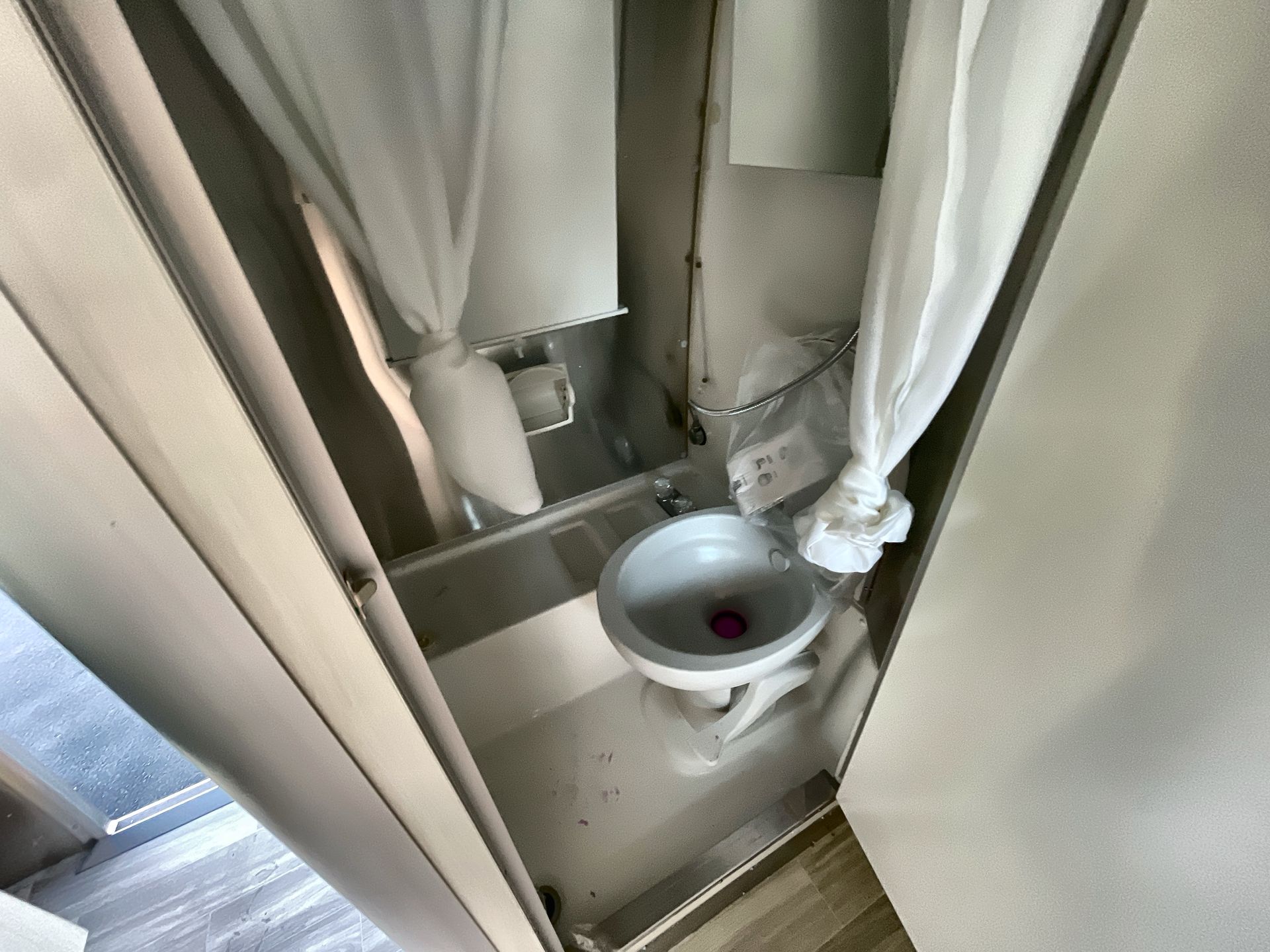 2026 Airstream 16RB Base