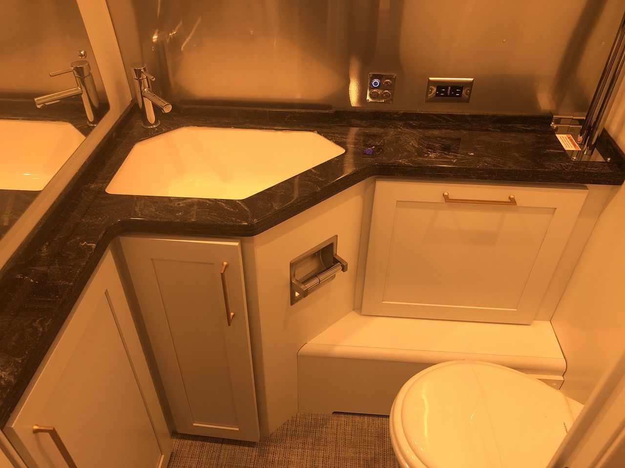 2026 Airstream 28RBT Base