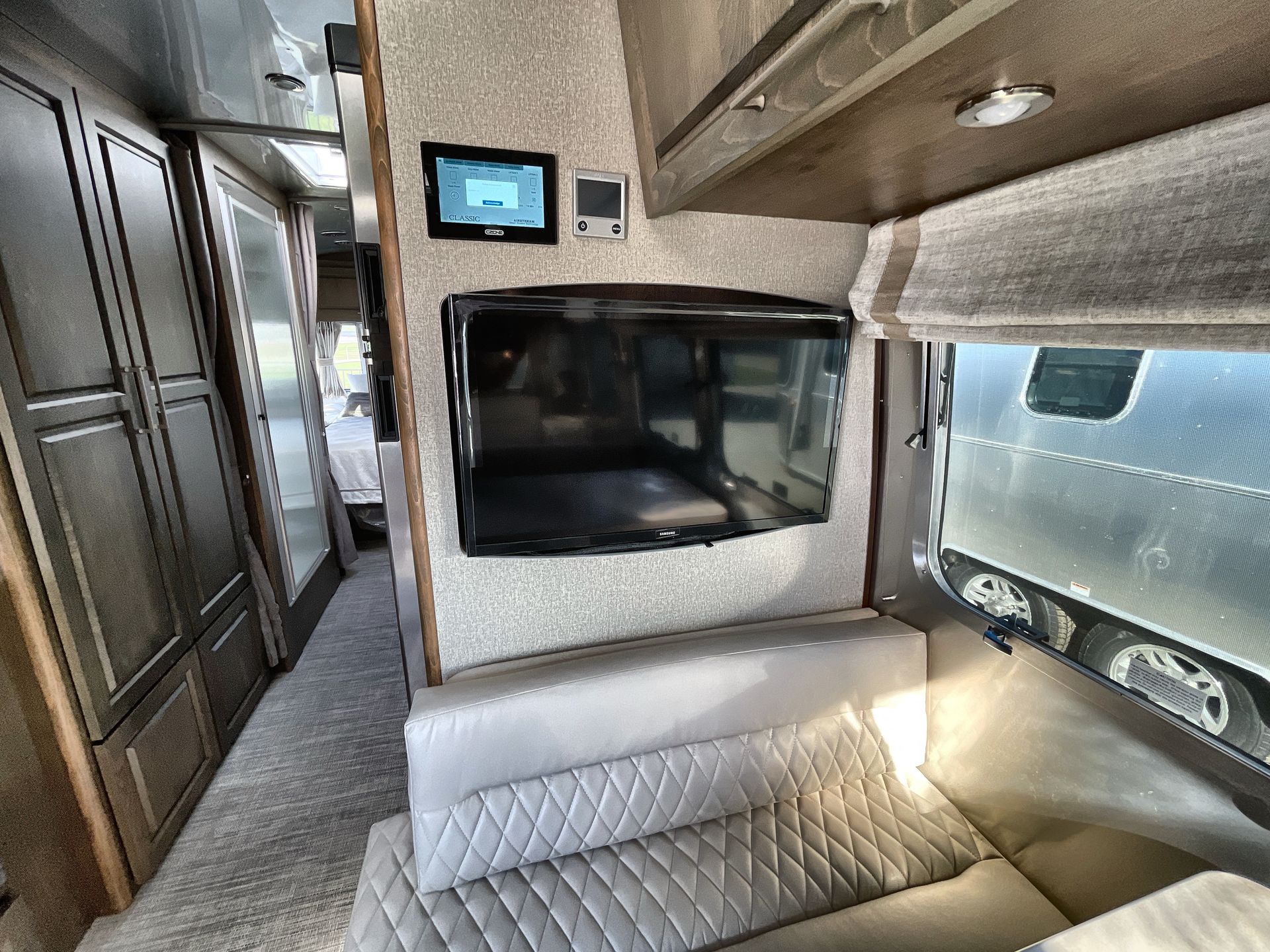 2026 Airstream 30RBQ Base