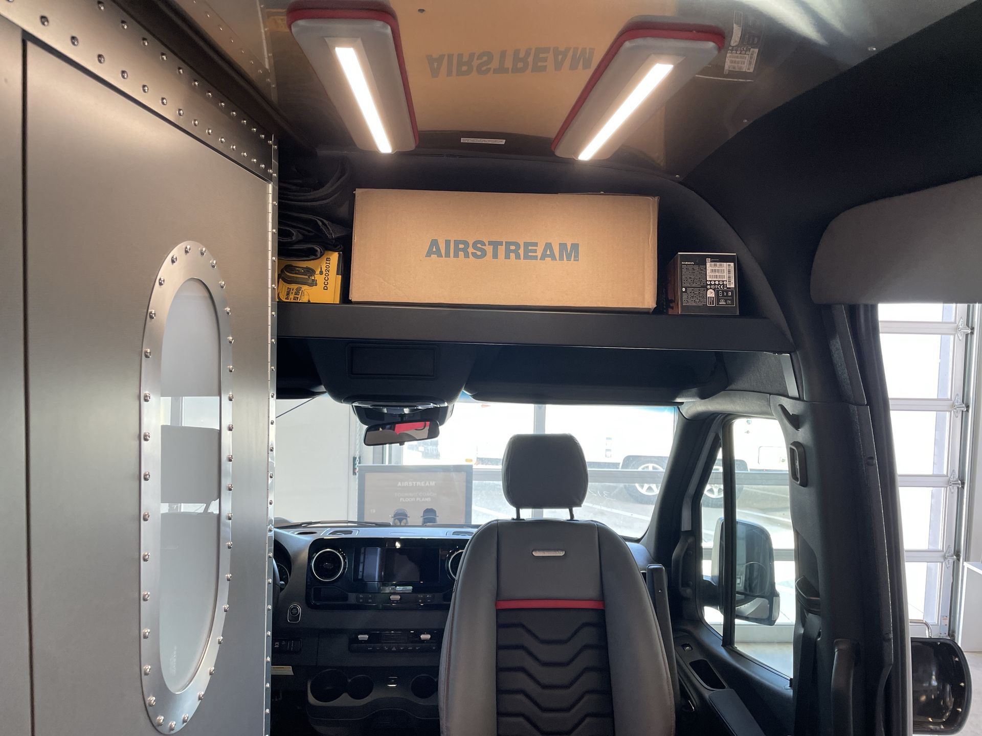 2026 Airstream 19X LE Outland Base