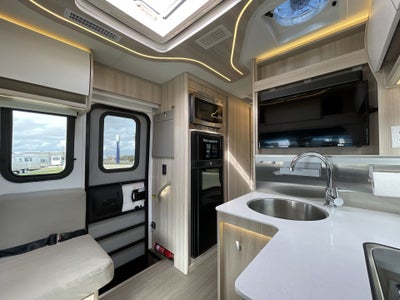 2021 Leisure Travel Vans U24RL Base