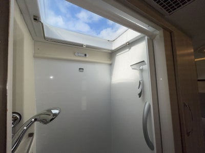 2021 Leisure Travel Vans U24RL Base