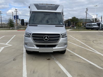 2021 Leisure Travel Vans U24RL Base