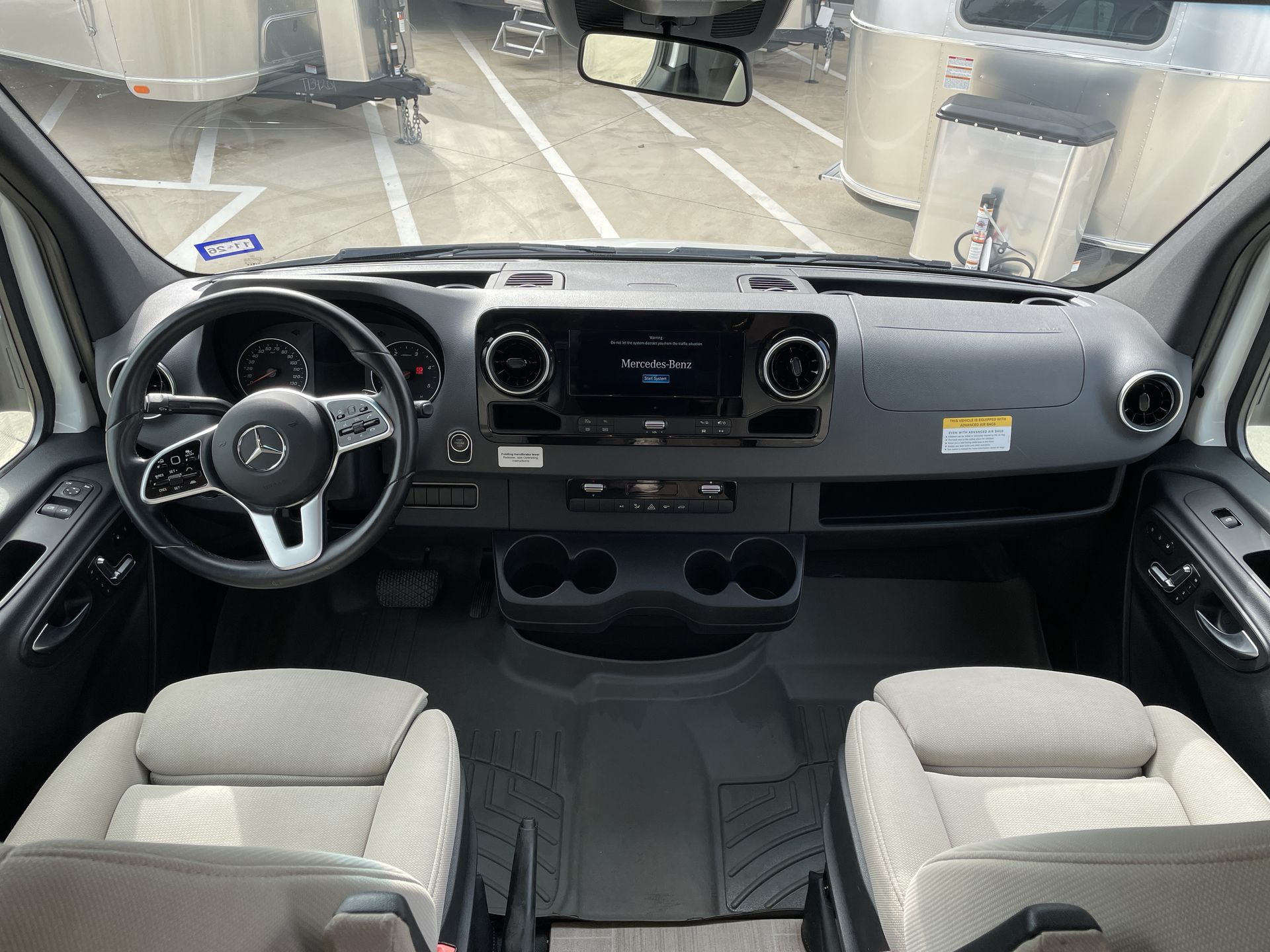 2021 Leisure Travel Vans U24RL Base