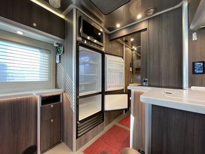 2021 Airstream Murphy Suite Base