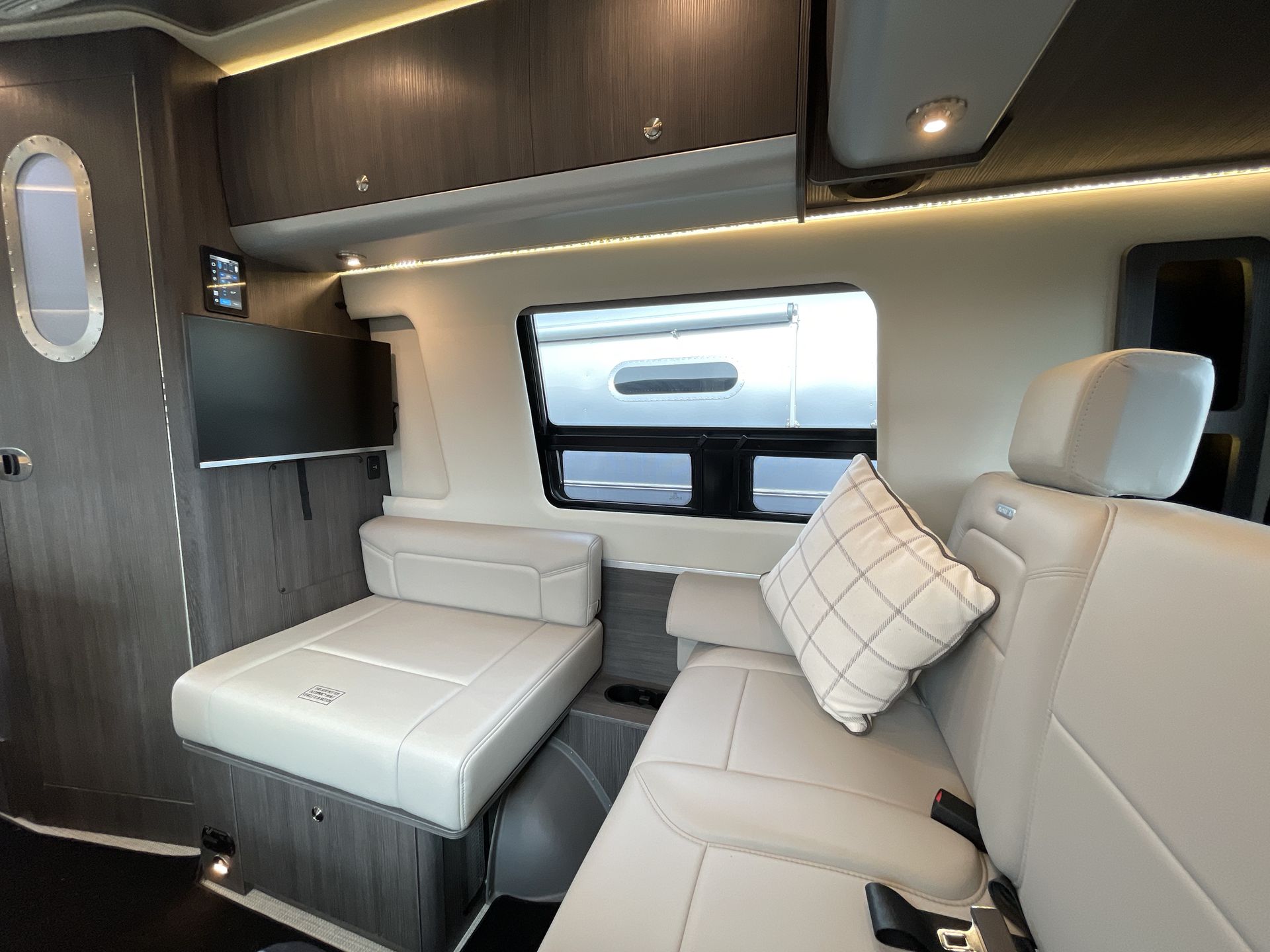 2025 Airstream 24GL Base