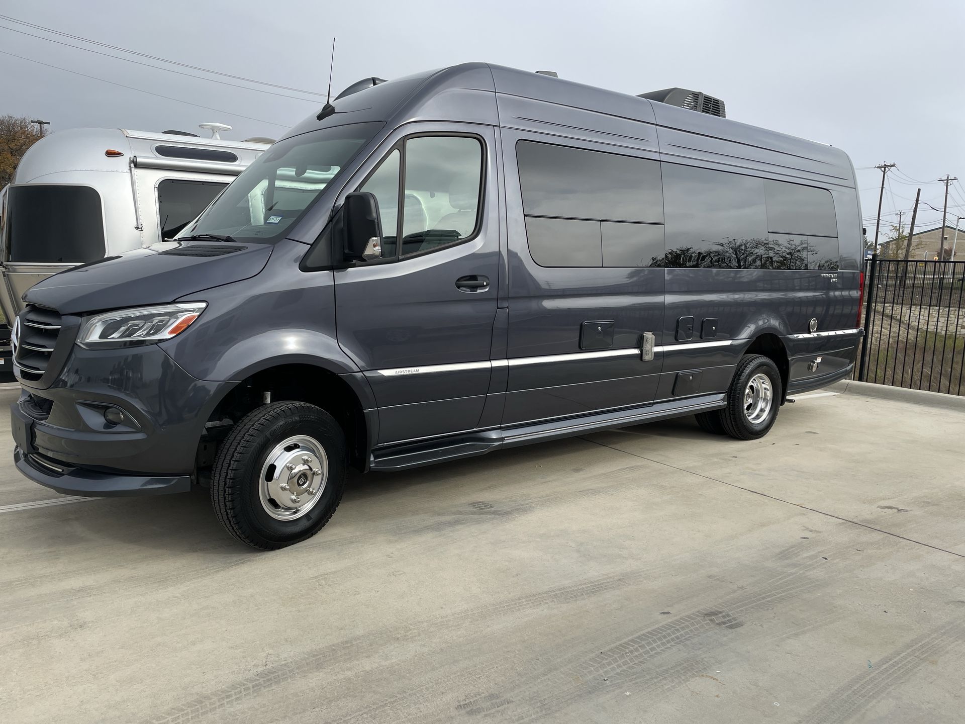 2025 Airstream 24GL Base