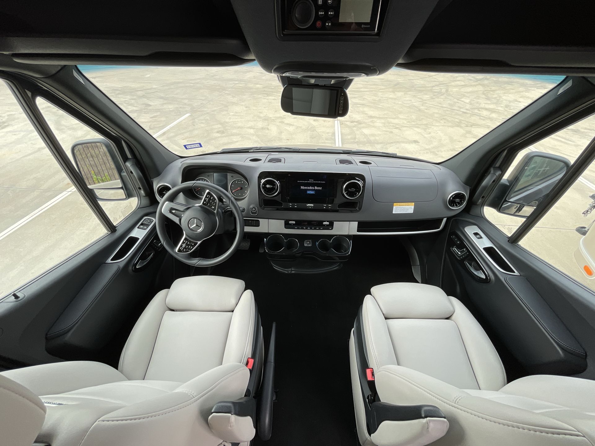 2025 Airstream 24GL Base