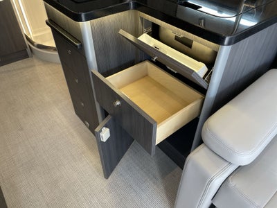 2026 Airstream Murphy Suite Base