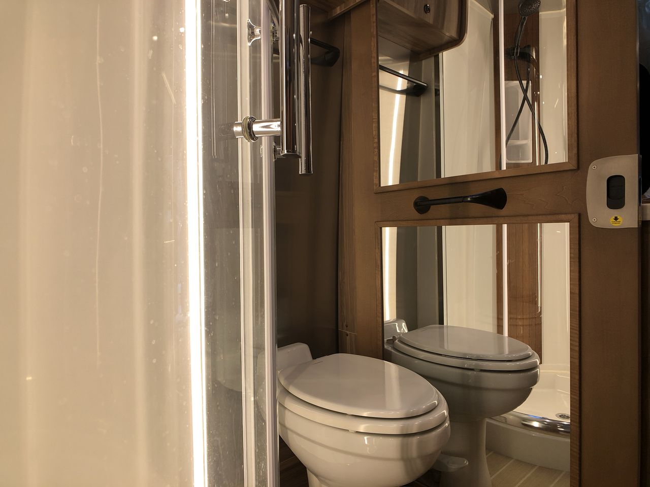 2026 Airstream Murphy Suite Tommy Bahama Base