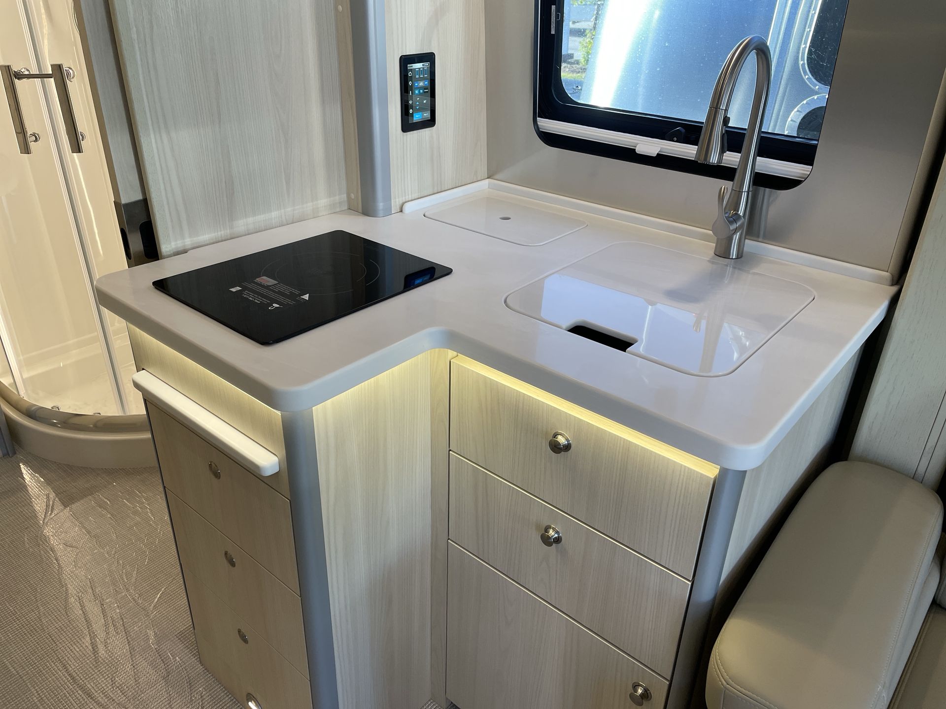 2026 Airstream Murphy Suite Base