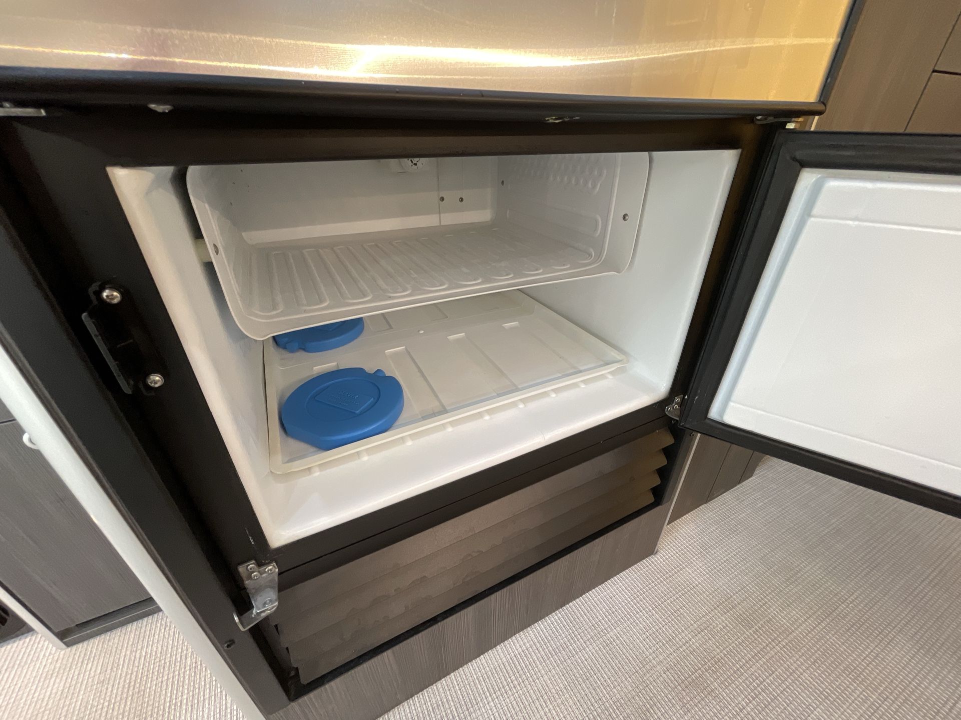 2020 Airstream Murphy Suite Base