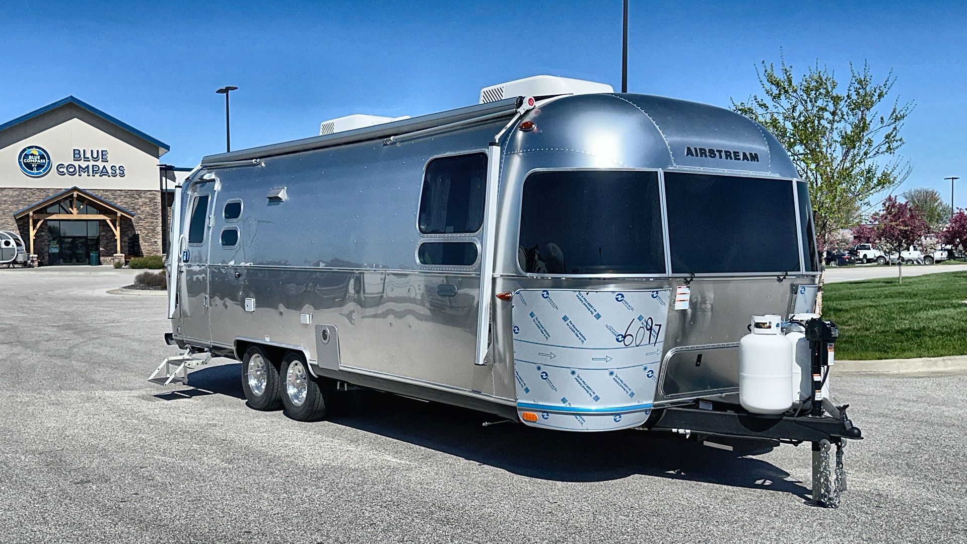 2025 Airstream 27FBQ Base
