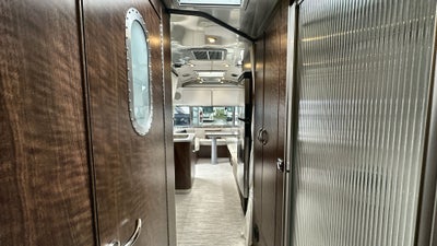 2025 Airstream 27FBQ Base