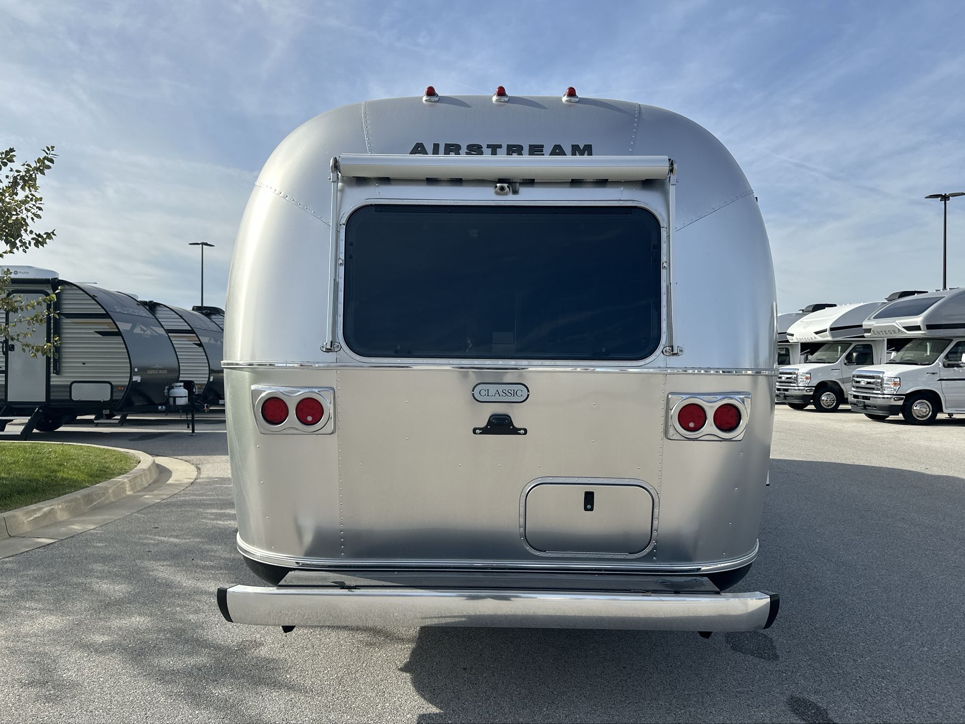 2026 Airstream 33FBQ Base