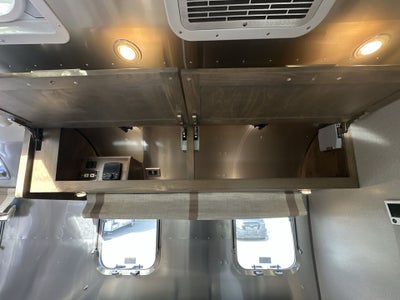 2026 Airstream 33FBQ Base