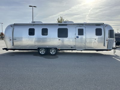 2026 Airstream 33FBQ Base