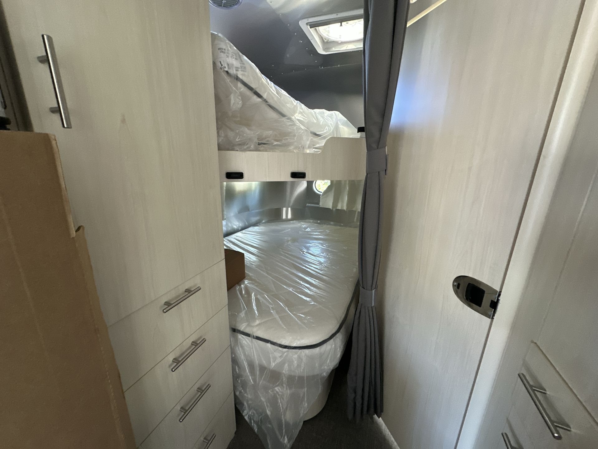 2026 Airstream 30FBBT Base