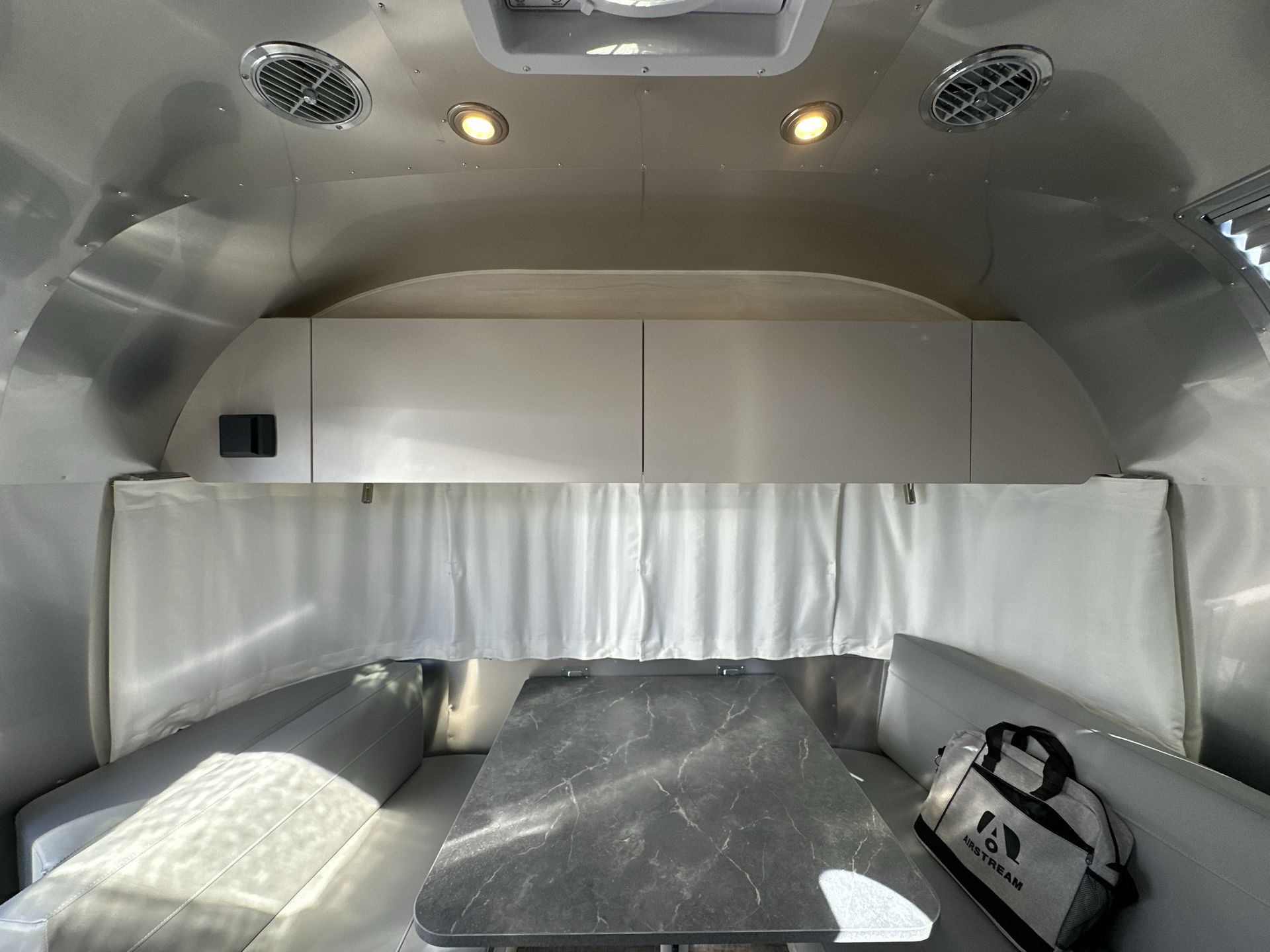 2026 Airstream 25FBQ Base