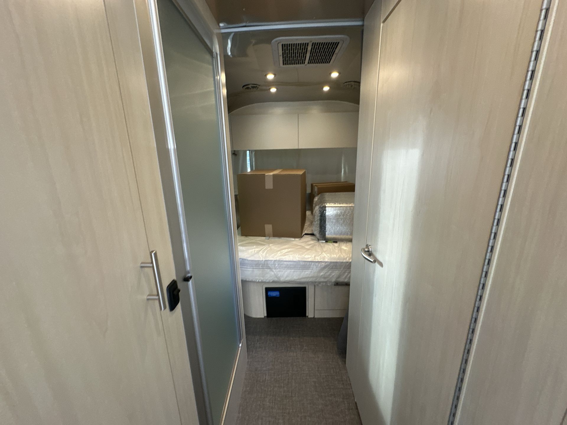 2025 Airstream 25FBQ Base