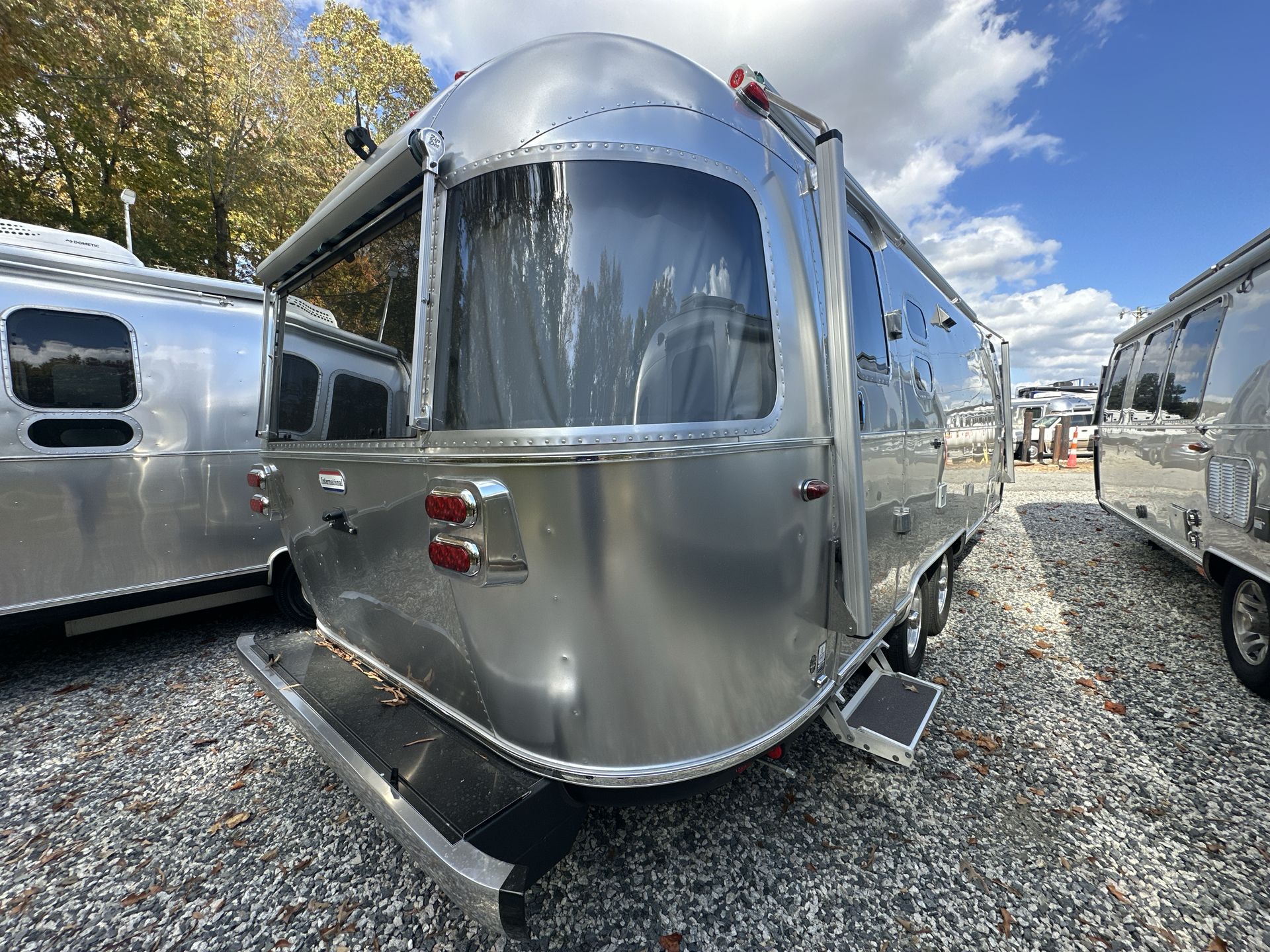 2025 Airstream 25FBQ Base
