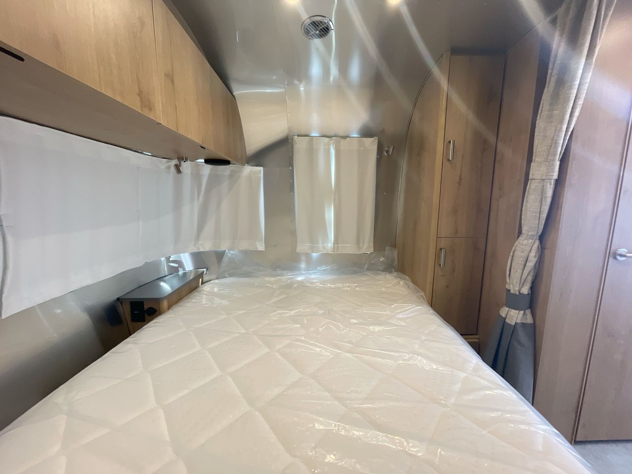2026 Airstream 25FBQ Base