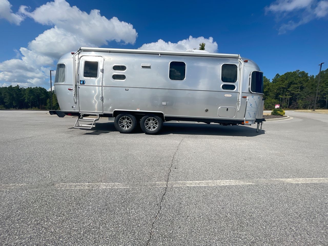 2026 Airstream 25FBQ Base