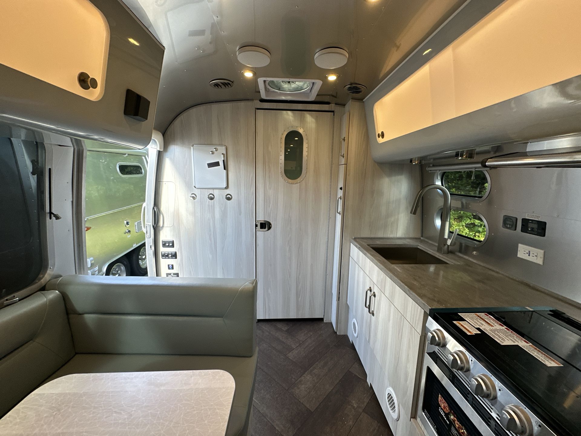 2025 Airstream 23FBT Base