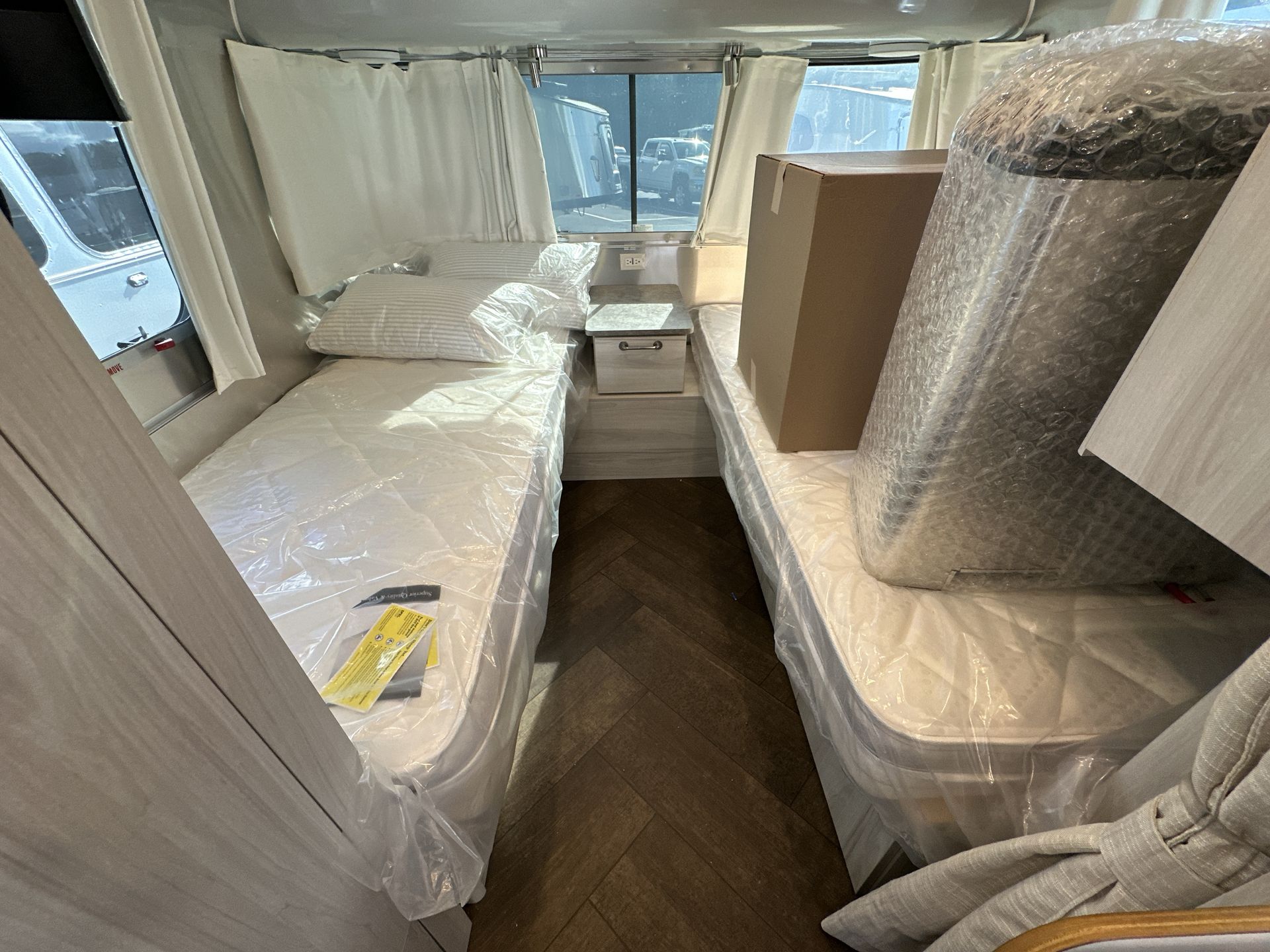 2025 Airstream 23FBT Base