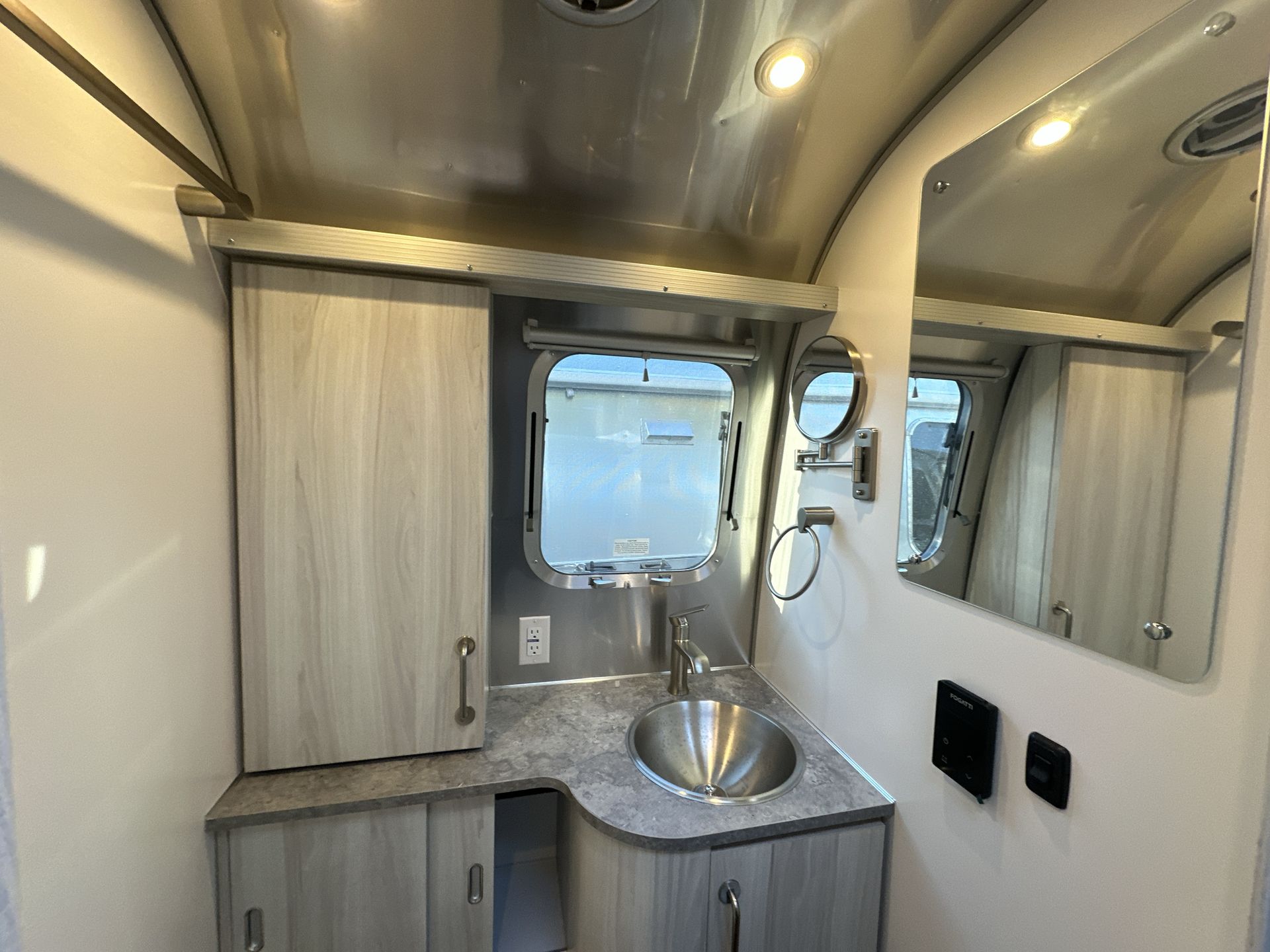 2026 Airstream 27FBQ Base