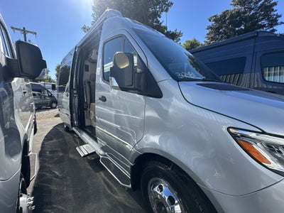 2026 Airstream 24GL 4x2 Passenger Base