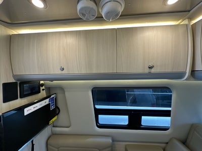 2026 Airstream 24GL 4x2 Passenger Base