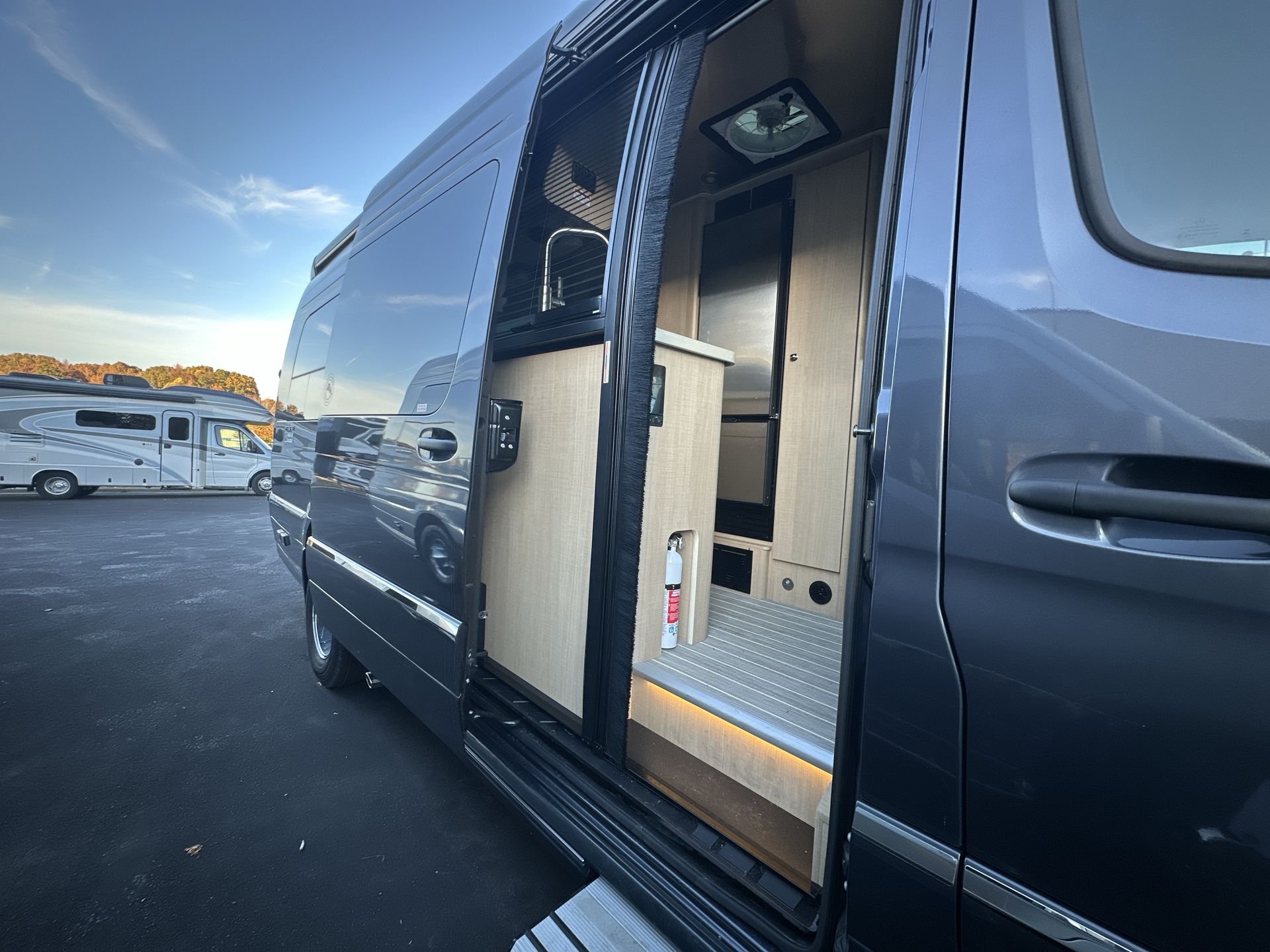 2026 Airstream 24GT Tommy Bahama Base