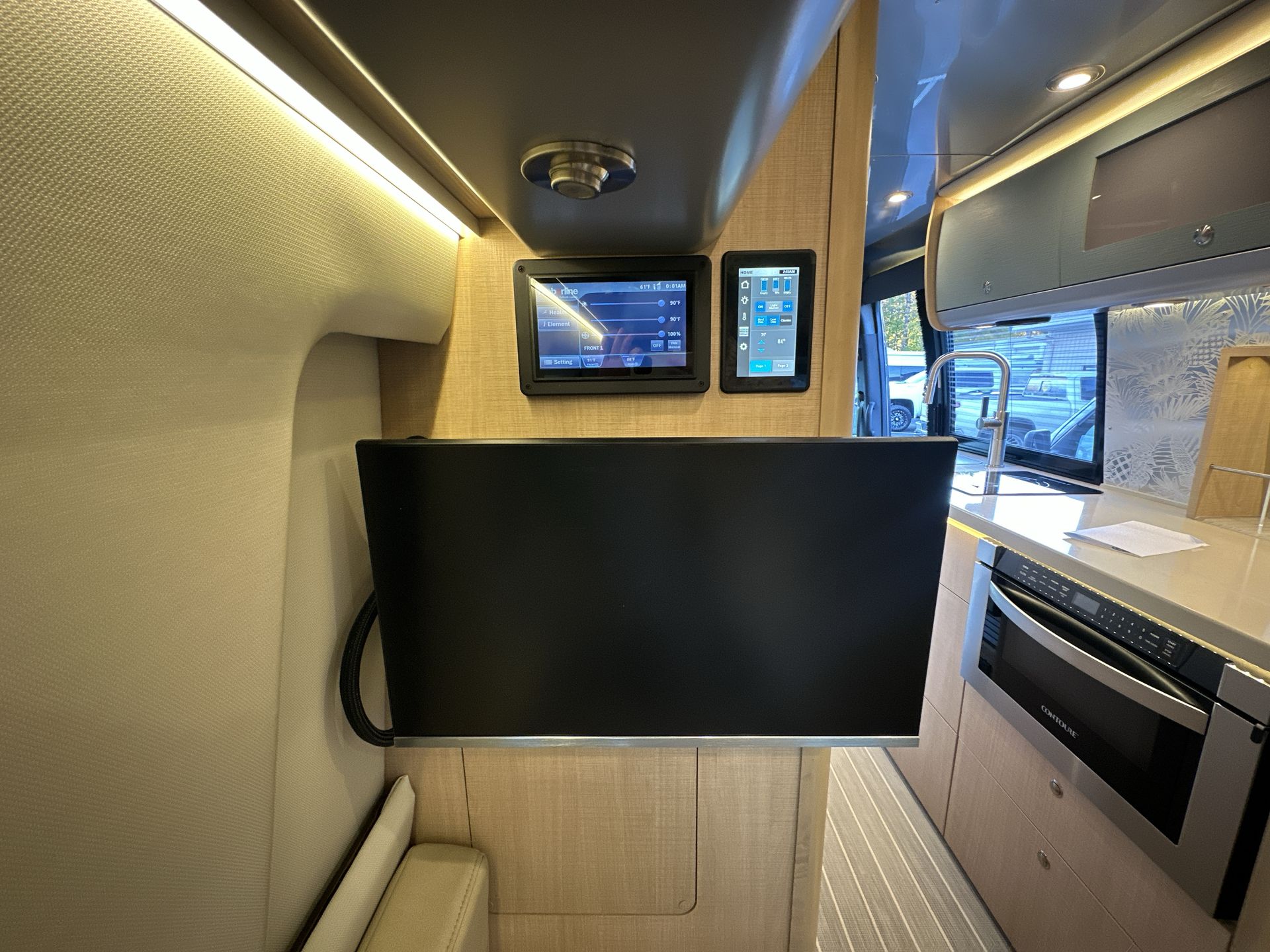 2026 Airstream 24GT Tommy Bahama Base