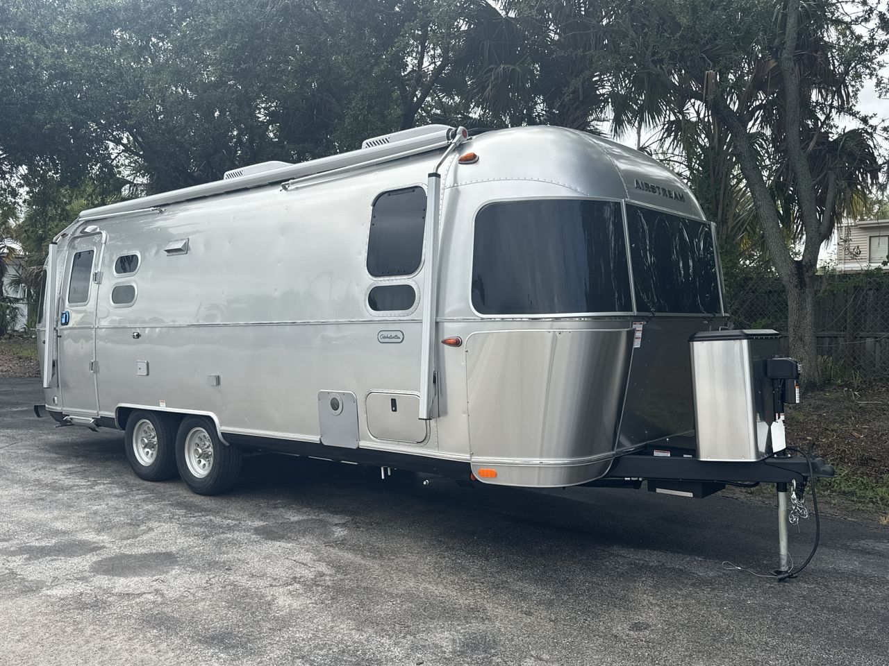 2025 Airstream 25FBQ Base