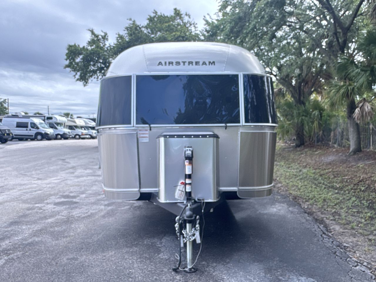 2025 Airstream 25FBQ Base