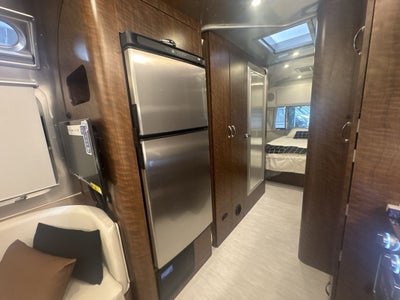 2026 Airstream 27FBQ Base