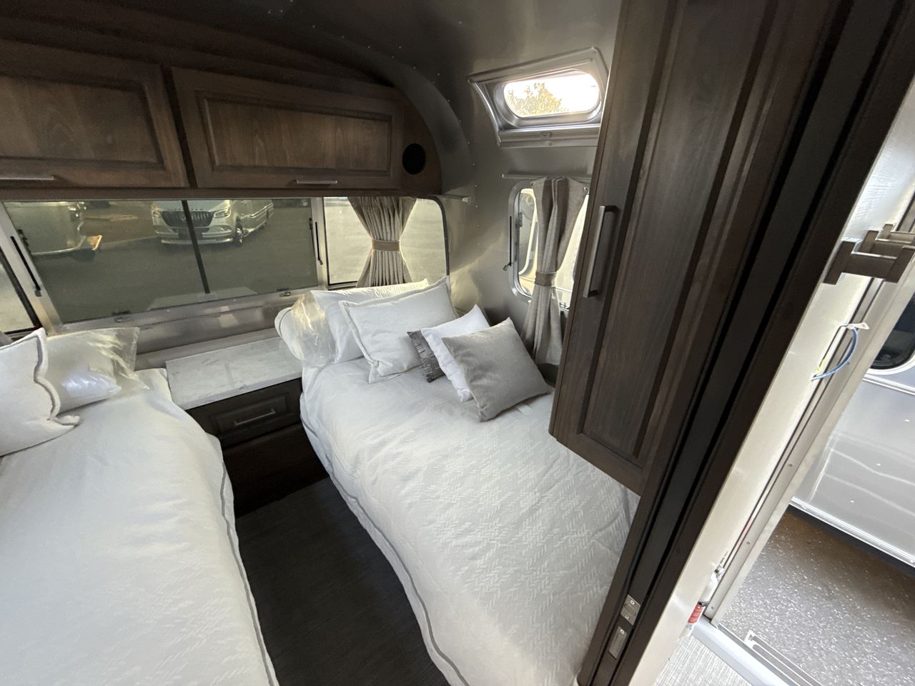 2026 Airstream 33FBT Base