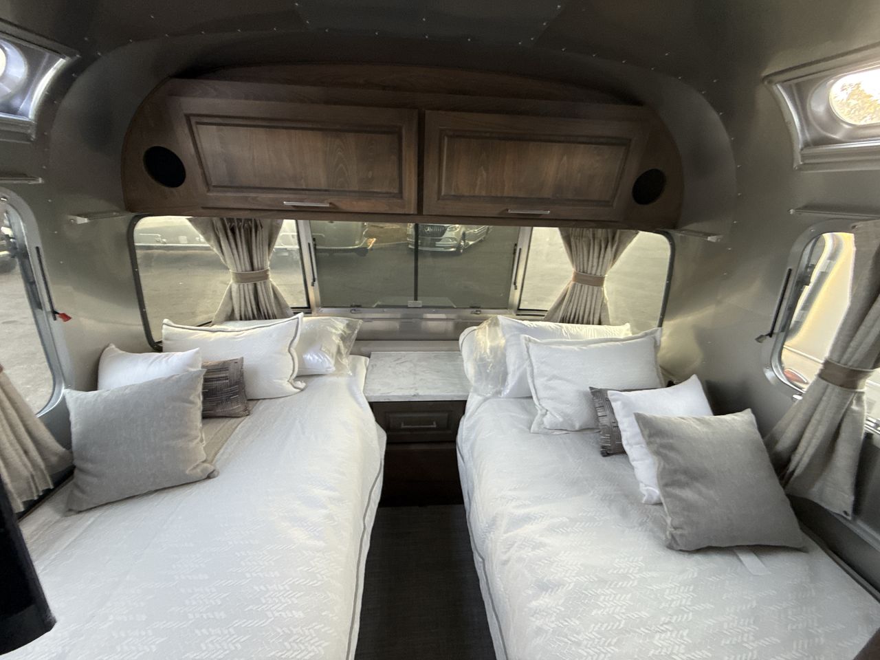 2026 Airstream 33FBT Base