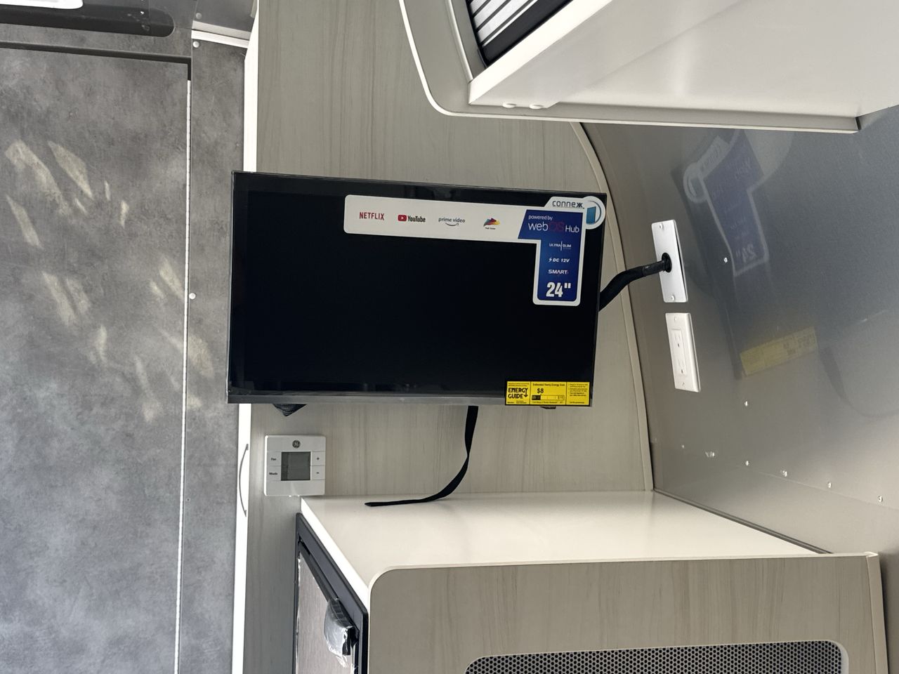 2025 Airstream 22FB Base